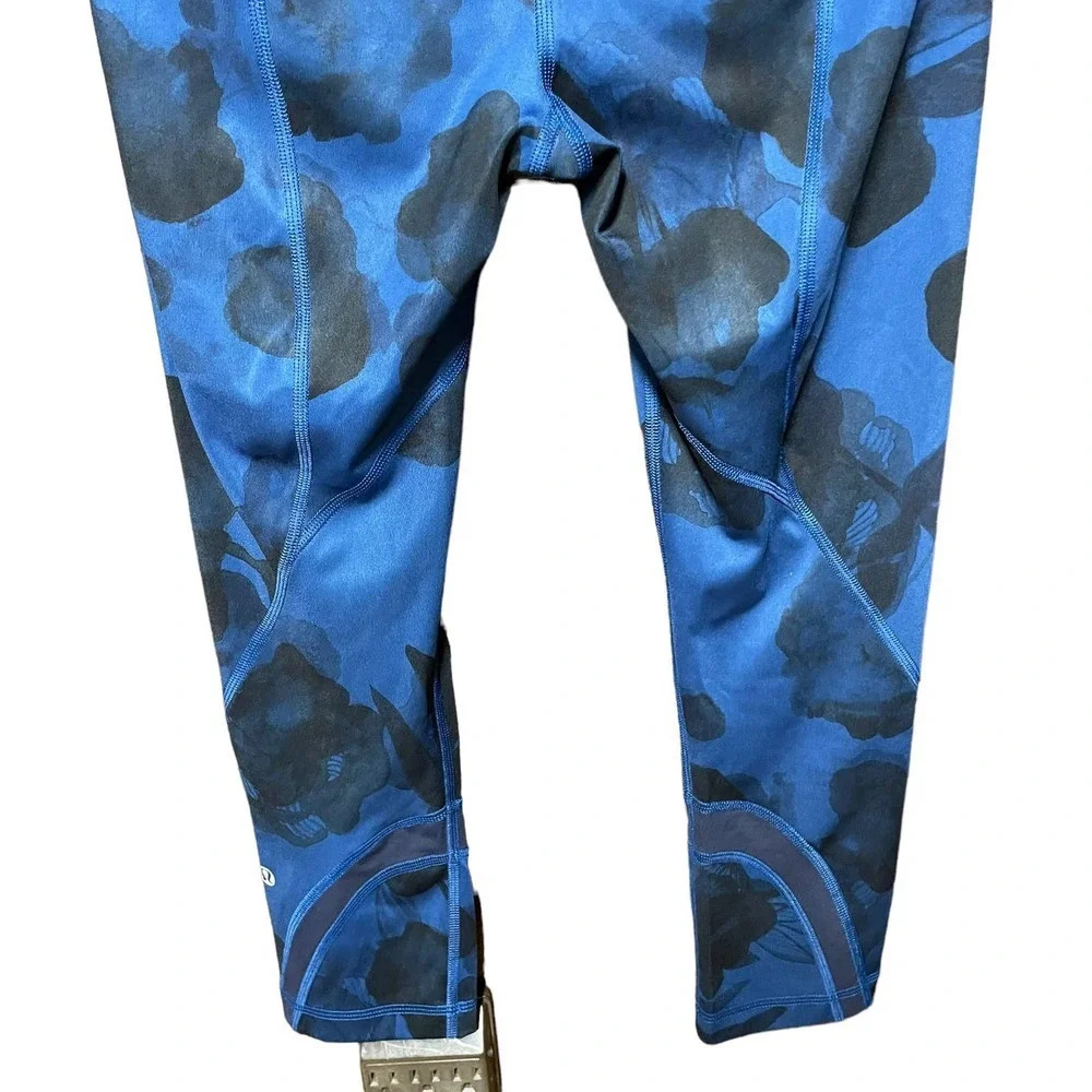 Lululemon Run Inspire Crop II Jumbo Inky Floral Blue Black Size 4‎ - Picture 6 of 8